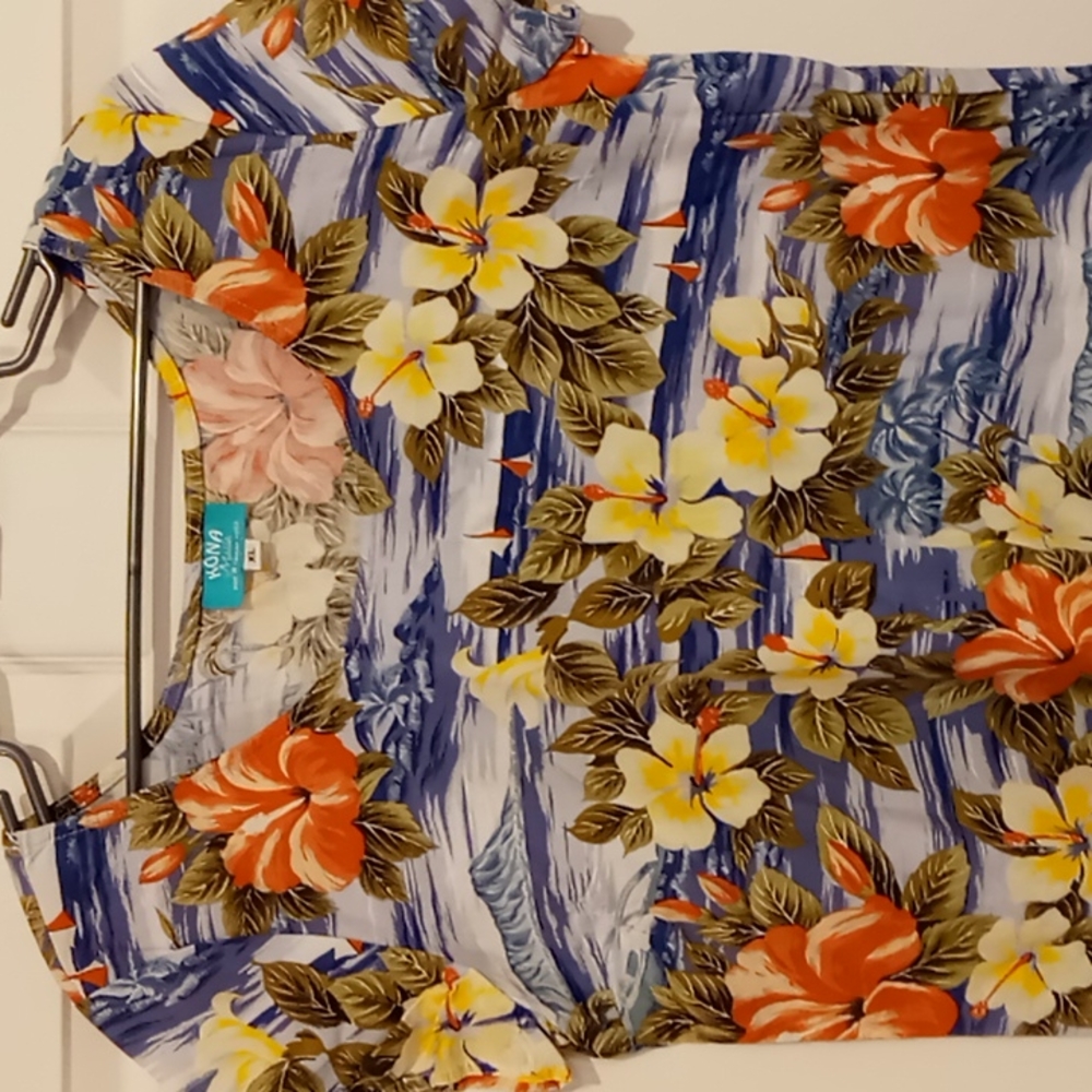 Kona Malia Hawaiian dress XL but runs small - Picture 6 of 6
